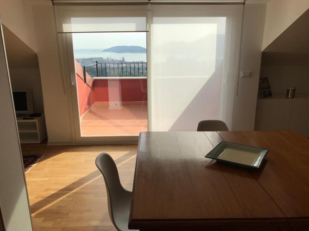 Apartamento La Casa Con Vista Di Emma Vezzano Ligure Exterior foto