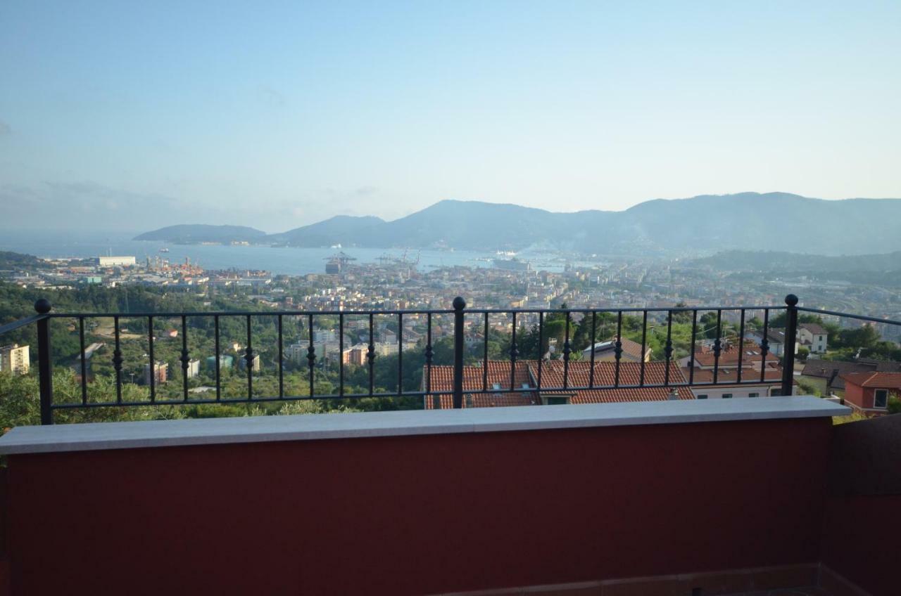 Apartamento La Casa Con Vista Di Emma Vezzano Ligure Exterior foto